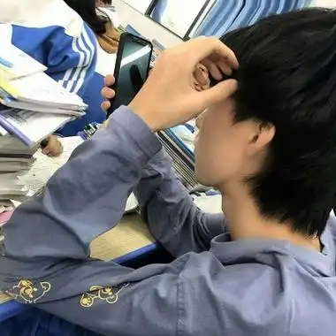 15帅气男生照片真人