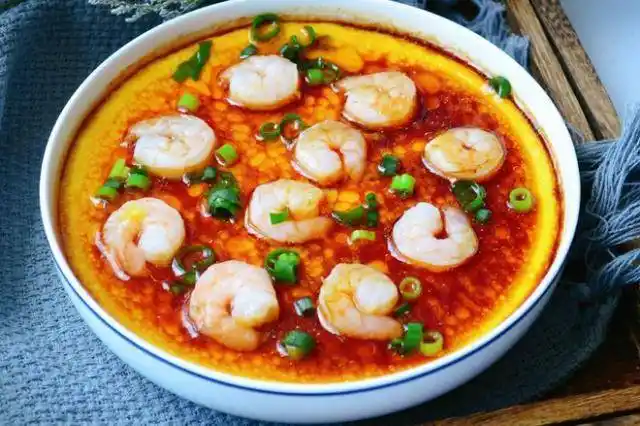 原创虾仁蒸蛋羹给孩子最营养的早餐鲜嫩爽滑刚上桌就被吃光光