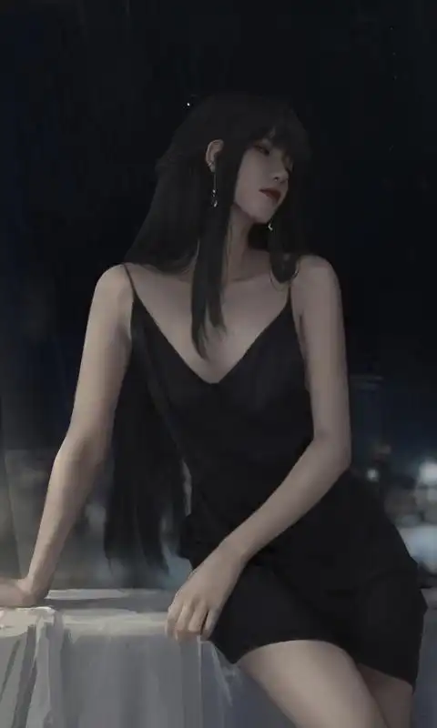 长头发美女 黑色吊带裙 好看身材 手机壁纸竖屏美女壁纸