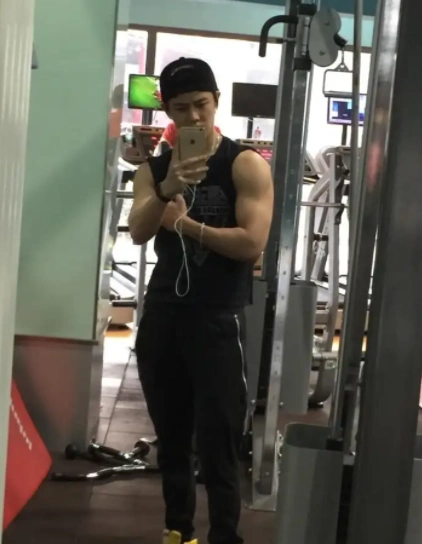 任嘉伦人造腹肌抢镜新剧被迪丽热巴强吻配角都个个有来头