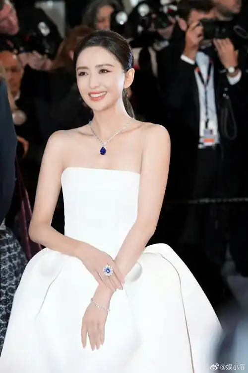 佟丽娅明媚##佟丽娅白色高定