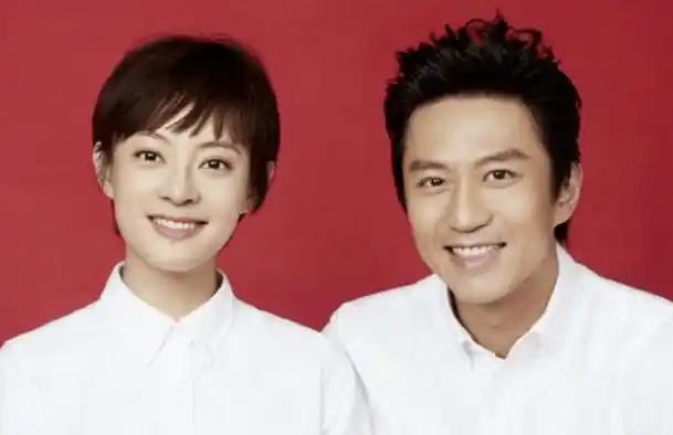 观看娱乐圈的结婚证件照,都十分的端正.而明星们的证件照