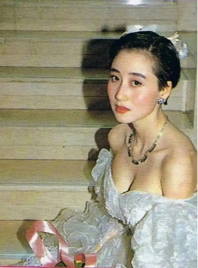 助我上热门# 利智的老照片,有人能get到她的美貌吗?