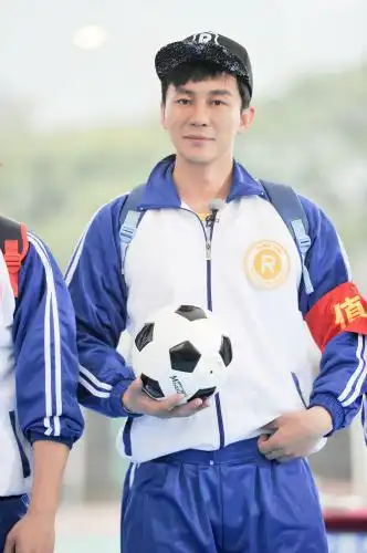 李晨再现校园生活新浪娱乐讯 《奔跑吧兄弟》第四季第四期将播出"青春