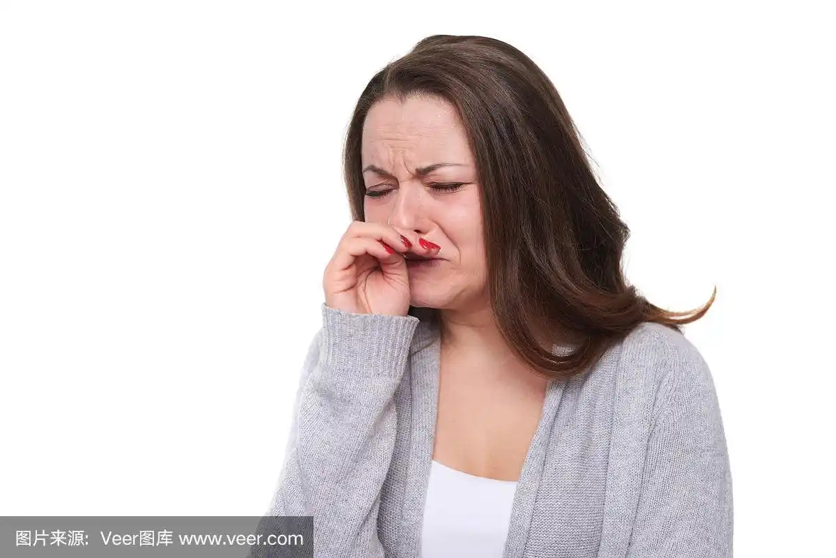 年轻的女人哭