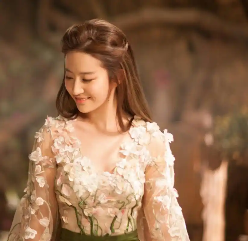 刘亦菲的5款发型,我最喜欢第一个,最后一个让杨洋怦然心动!