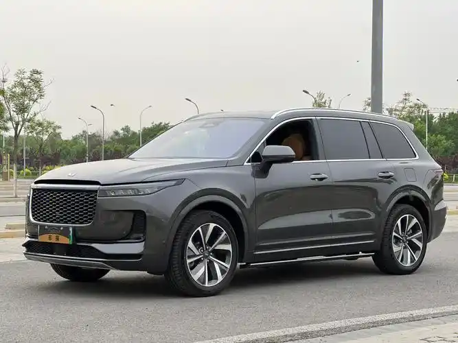 2022年理想one增程六座版