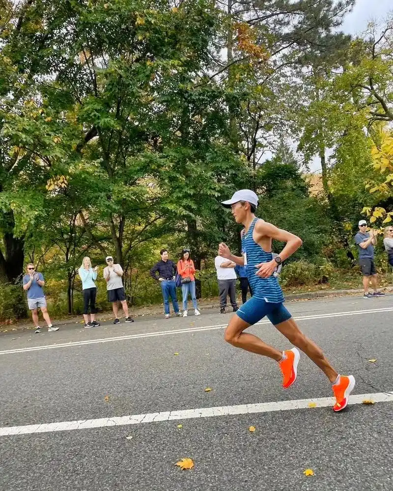 大迫杰高清壁纸.#大迫杰 #马拉松 #跑姿 #跑步 #自律 - 抖音