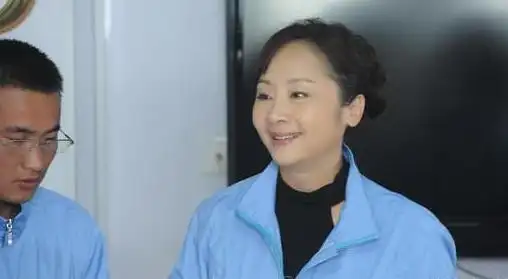 捧红丈夫却惨遭抛弃转身迎娶秦海璐今52岁唐静仍孤身一人