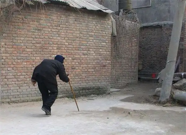 之后就纷繁蹙眉,尤其是女方爸爸妈妈,他们并不知道王强的父亲是瘸子