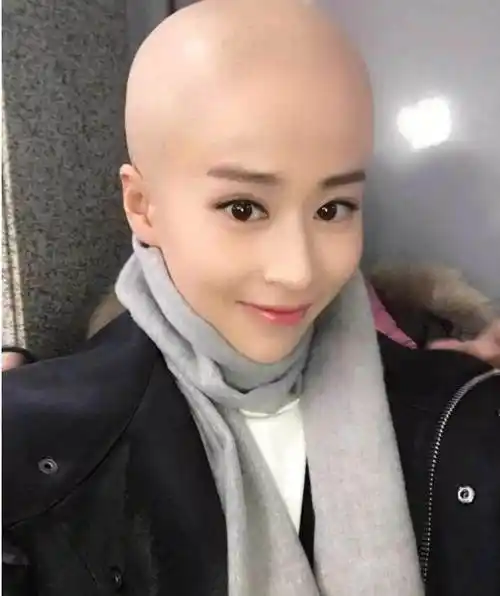 同样是光头造型,陈冲宁静惊艳,孙菲菲殷桃吓人,杨幂太敷衍