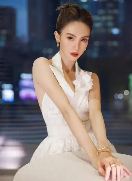 金晨的体态真的绝不愧是学舞蹈出来的