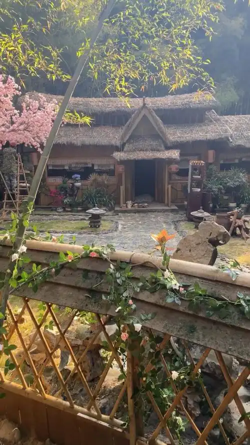 这个茅草屋场景拍过好多大型古装剧是好多大明星戏中的家