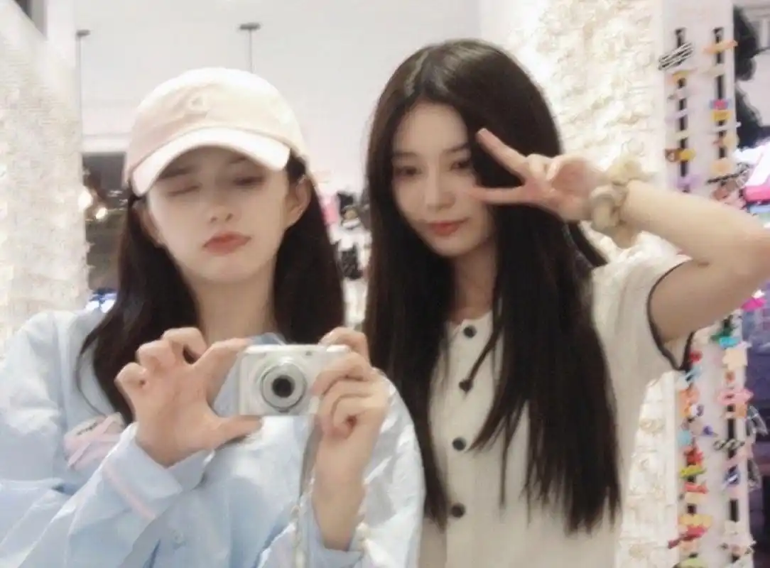 刘些宁徐艺洋合照. #刘些宁# #徐艺洋