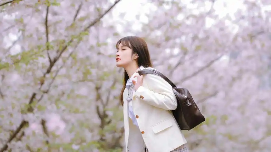 治愈系美女制服写真桌面壁纸壁纸6