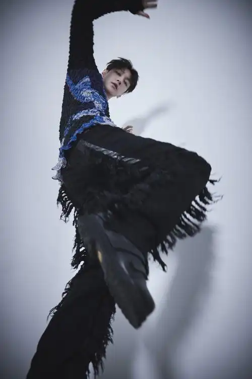 张艺兴全新专辑step