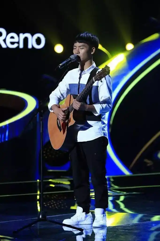 昭通本土歌手李伦入选中国好声音