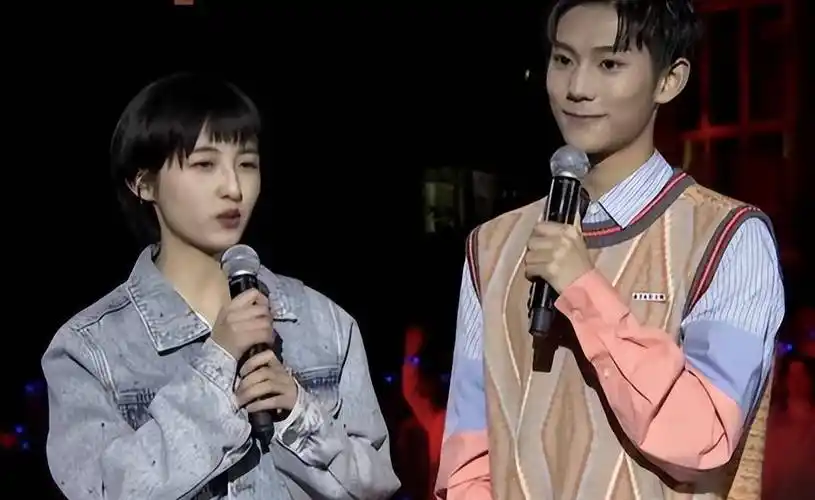 张子枫男友与她越来越像了,这就是夫妻相?