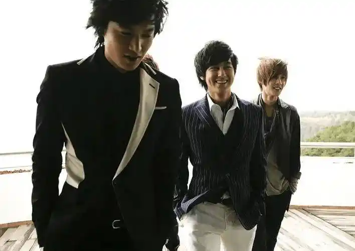 原创你看着长大的顶流花美男如今变得面目全非了