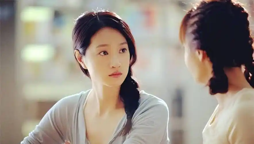 朱亚文老婆生病晒照,头顶乱发唇色苍白好憔悴,引起网友热议!