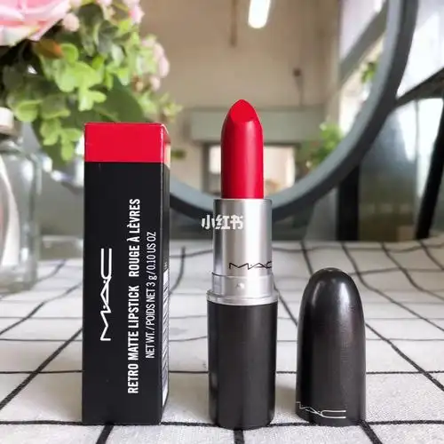 mac ruby woo 707#复古哑光正红,非常漂亮的正红色,不挑肤色,几乎所有