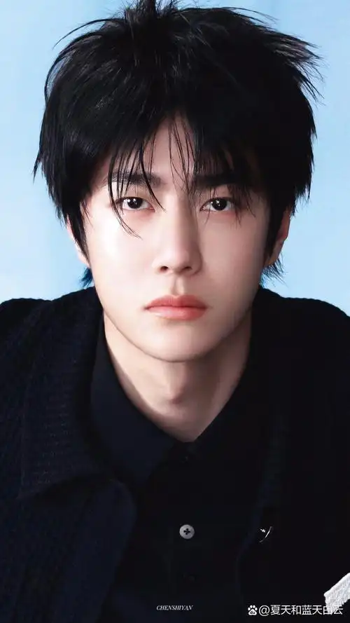 王一博elle七月刊封面# 沉静,矜贵,迷人!#王一博