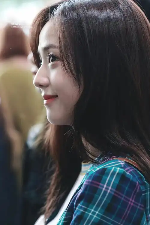 kimjisoo超话#金智秀的那年今日#180420 金浦机场出境 智秀高清饭拍