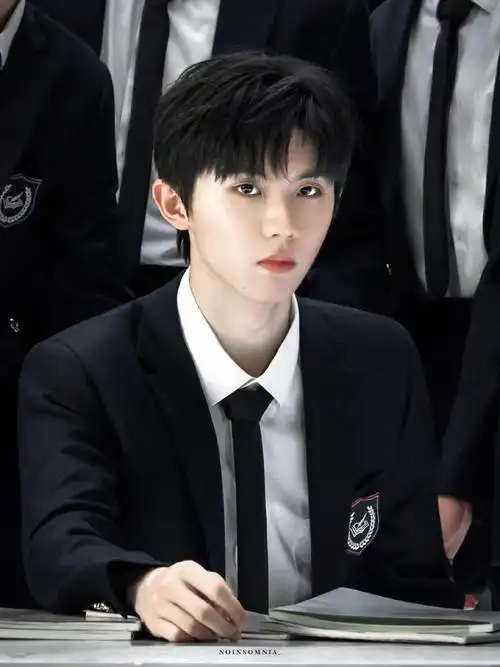 马嘉祺理想之途演唱会##时代少年团校服预告照