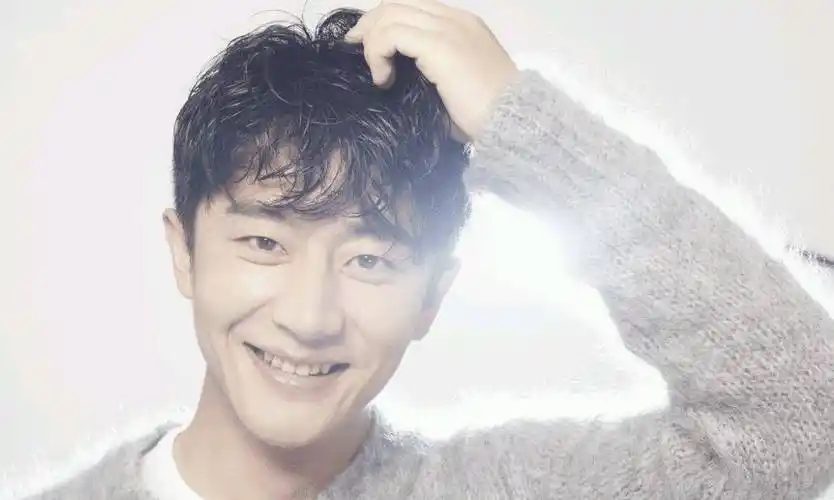 原创黄轩身上有一种不同于常人的稳重不争不抢不急不躁