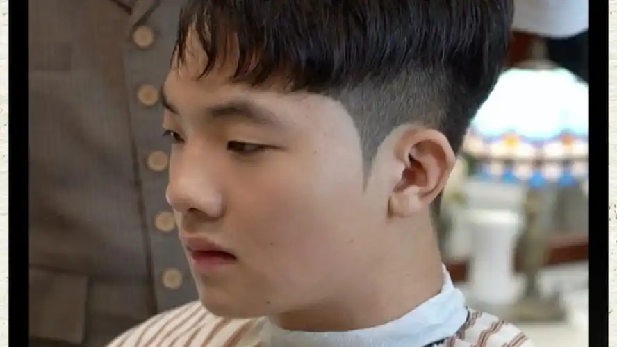 少年感韩式三七分纹理气垫烫