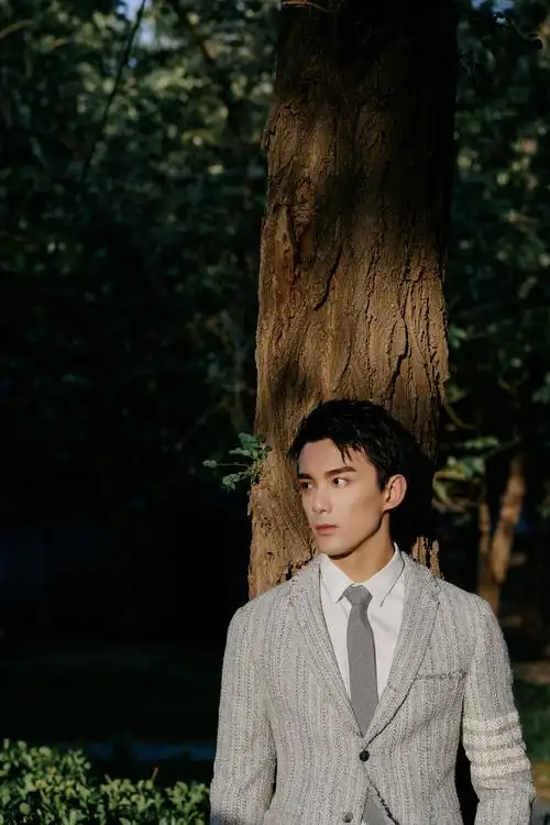 吴磊五四晚会造型