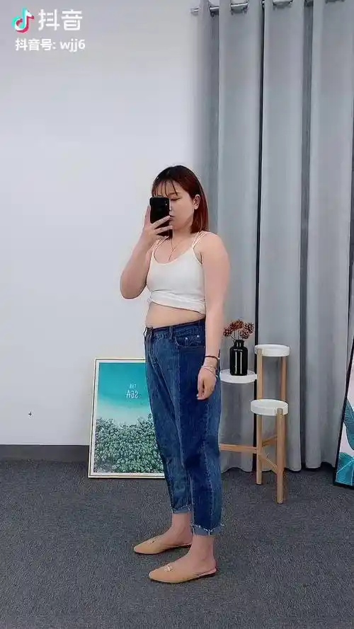 穿搭身高162体重148天使的脸蛋和魔鬼的身材你们会选择哪个