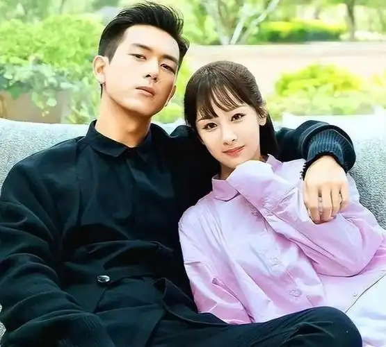 杨紫再谈小雪 20年情谊超越荧屏,与张一山共证友谊长存