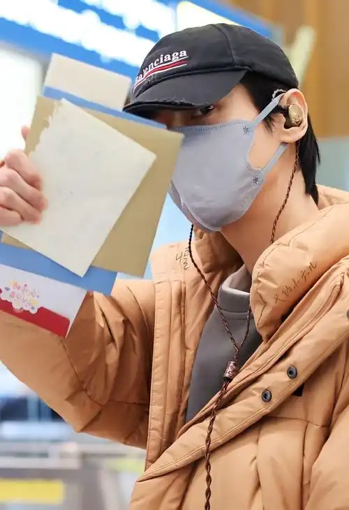 18#罗云熙出发韩国#北京01首尔#罗云熙#机场穿搭043399~ 92