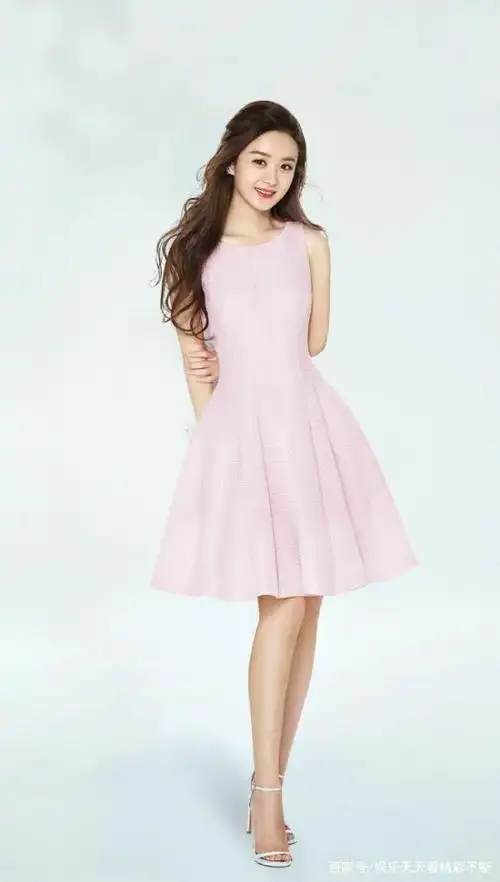 赵丽颖实力诠释粉色穿搭,超显白!这样的粉色一点也不俗!
