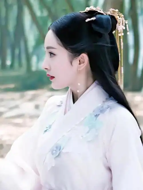 杨幂古装秀仿若仙女下凡堪称最漂亮的东方美人