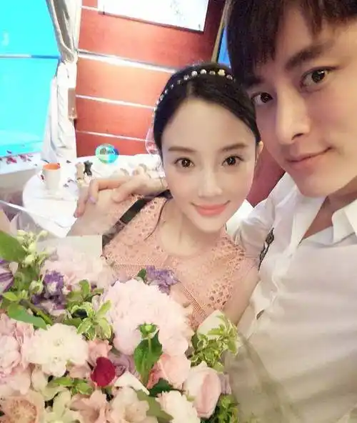 不用说,贾乃亮并不是个不好的男人,相反地,他善良正能量,我们愿为他