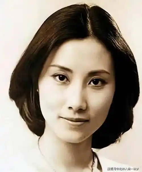 网友本来不信,看到照片后:演香妃都行_李明启_角色_妈妈