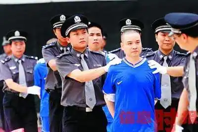 广州警方剿灭最大黑帮 公开逮捕其42名成员(图)