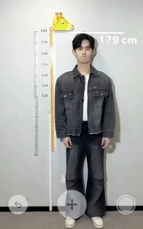 黄晓明假发尴尬,刘涛牙齿变蓝,明星身上还有什么是真的?