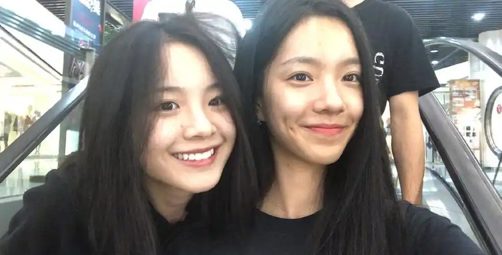 之前老是分不清楚李庚希和庄达菲 ,今天终于能分出来了.