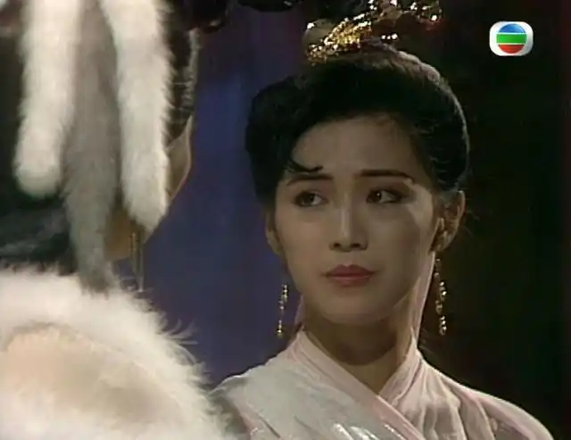 30年前的港剧《日月神剑》,虽然特效技术渣,美女却都是高颜值