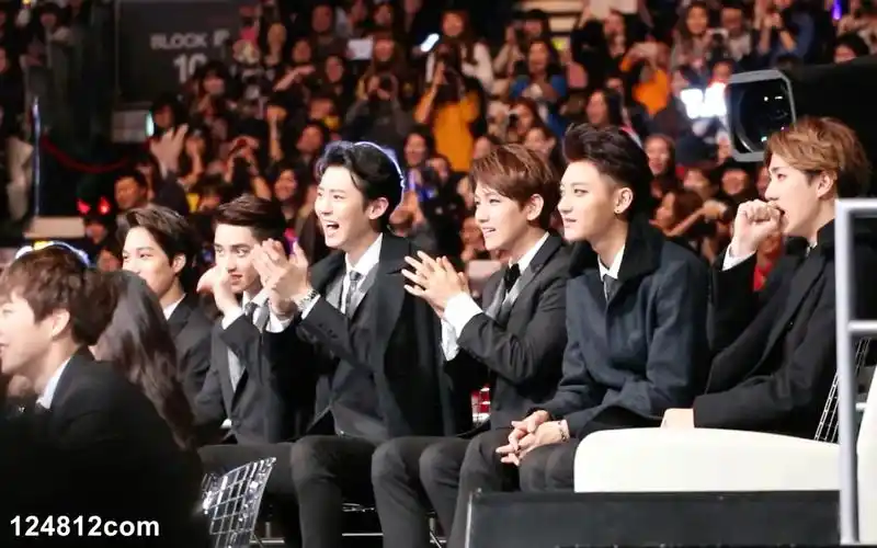 141203 exo mama 台下嘉宾席 笑倒一片 【珉贤灿都韬开勋】