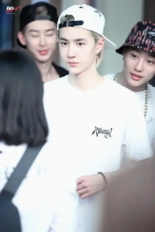 王一博超话#王一博的考古日常#wyb#王一博#    看到你甜甜又温柔的笑