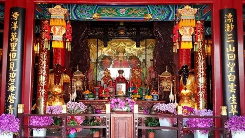 天后宫自从林默将拯救遇到海难的人们为己任以后,她就把自己的全部