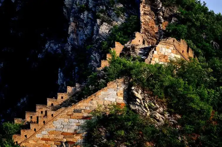 北京结九眼楼相视对望