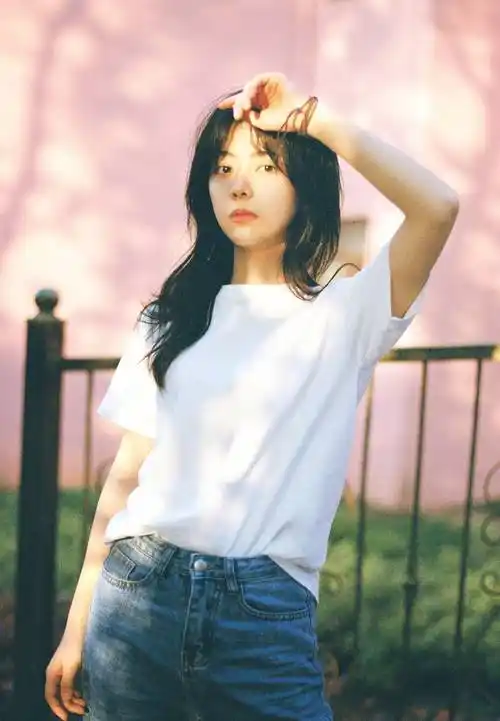 谭松韵经纪人为手滑点赞道歉,宋茜粉丝置之不理,谭松韵粉丝要求辞职