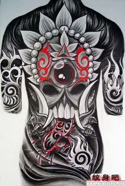 满背背部纹身图案