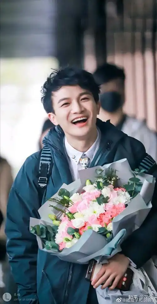 你手机里哪些周深的照片不舍得删除?