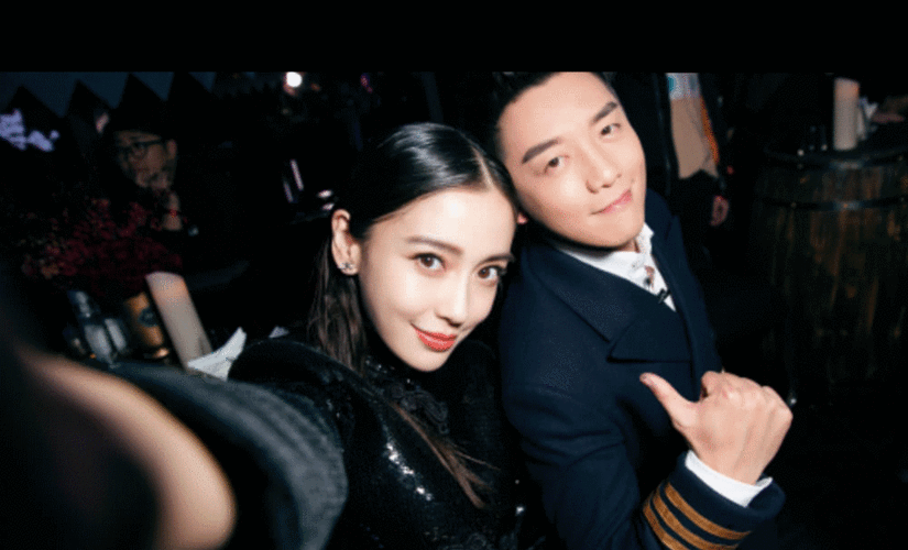 跑男休息室突然停电,谁注意到郑恺杨颖之间的互动?私下关系一目了然!